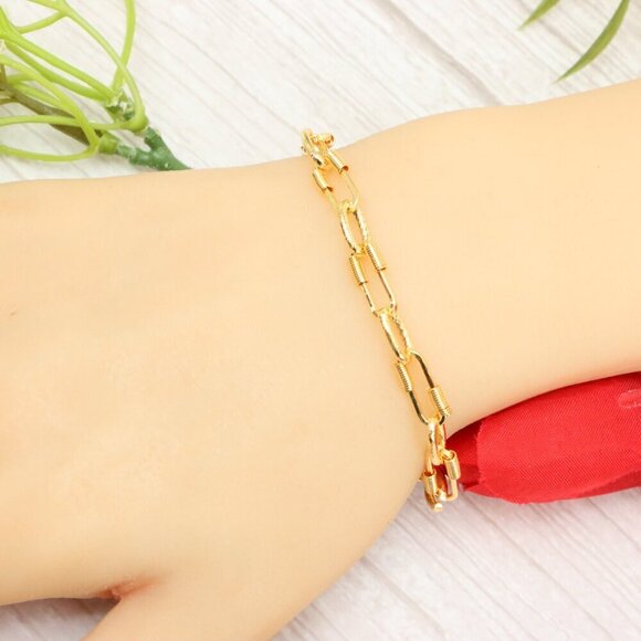 "Trendy Handmade Bracelet – A Thoughtful Gift for Girls & Women | UNVRC1590 - Picture 3 of 10